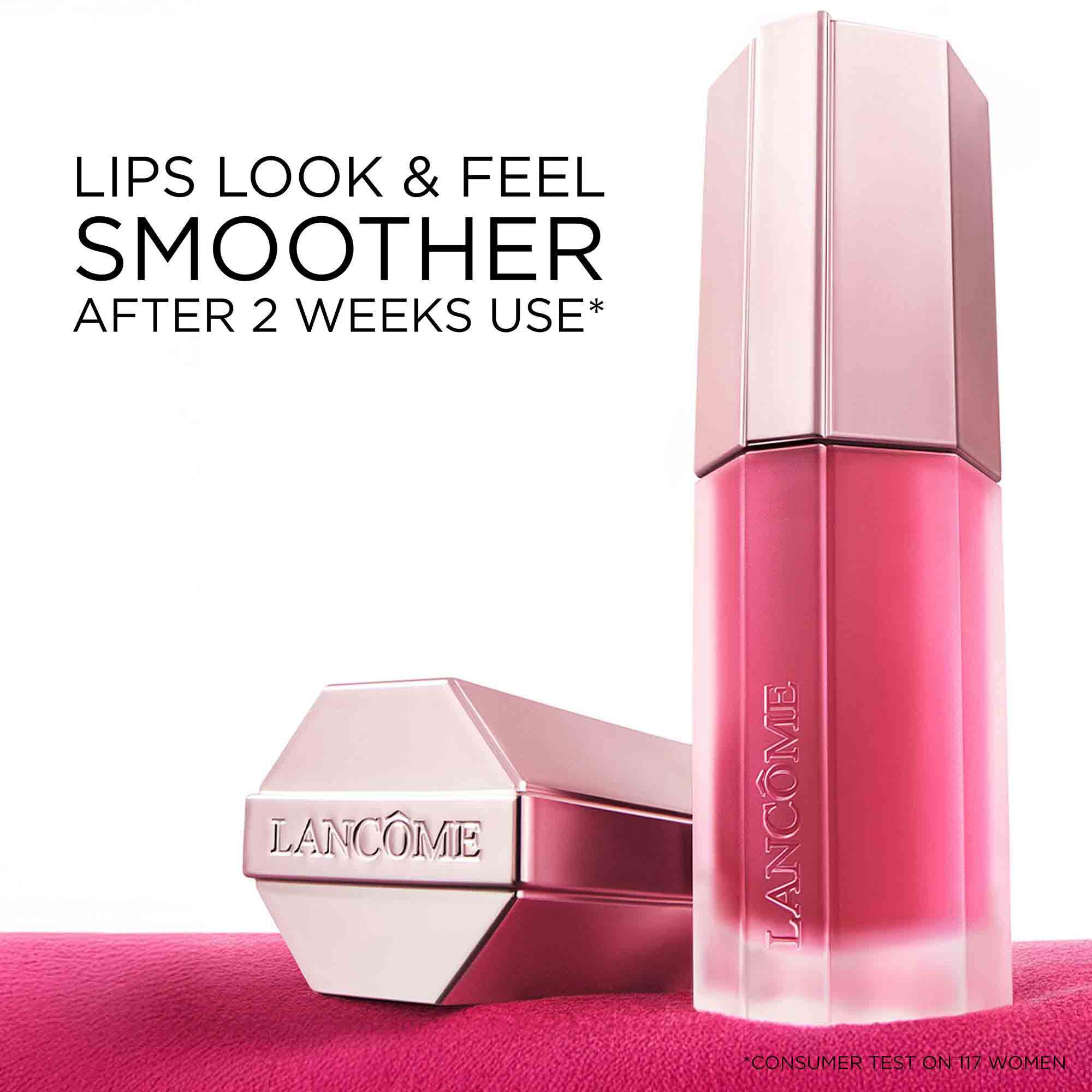 Close-up of Lancome Lip Idole Cuddleblur highlighting its lip-smoothing benefits.