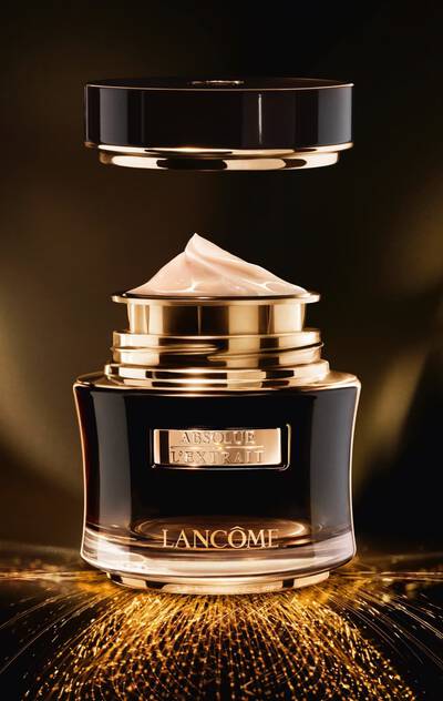 Absolue L'Extrait Cream infusd with the most precious elixir form the root of the Lancome Perpetual Rose™